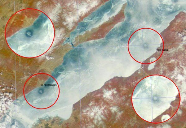 Des cercles mystérieux repérés dans la glace du lac Baïkal Ob_1d9806_cot19cxuaaalqwb
