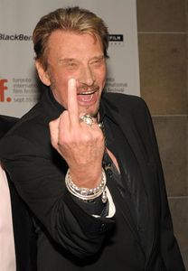 COUP DE GUEULE DU JOUR Johnny-hallyday-doigt-d-honneur