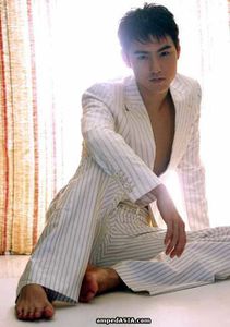 Dramas asiatiques - Page 3 EthanRuan29