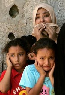 عيدنا وعيدهم Gaza_children_mourn-copie-1