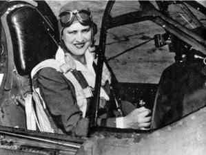 18 mai... Faits divers Jacqueline_Cochran_in_P-40