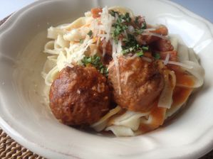 Tagliatelles aux boulettes de viande IMG_0493