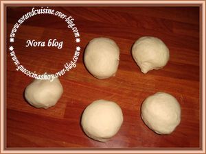 Minis baguettes au lait farcies Boules-fromage-mortadelle3