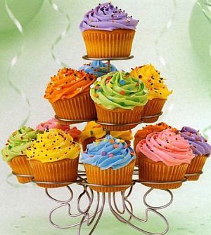  Continuez l'histoire	 - Page 4 Cupcake-stand_49