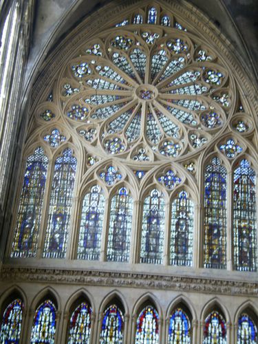 Une cathédrale. B9-Cathedrale-Rosace