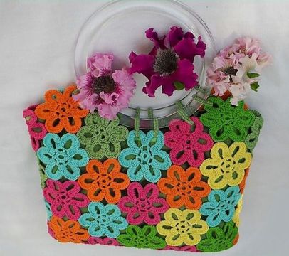 alot of wonderful bags with Patterns - كروشيه / حقائب رائعة مع البترون Sac-fleuri