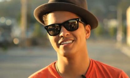 JE VEUX ... CETTE PHOTO - Page 4 Bruno-mars-grenade-bts