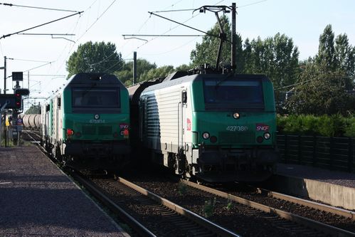 Spécial 'Prima' (27000 / 27300 / 37000 / E37 500) - Page 5 FERROVIAIRE_20110824_C0938