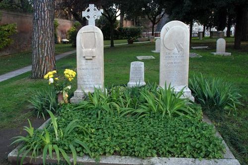 Saviez-vous qu'il existe un cimetière non catholique à Rome ? 326a-Rome-cimetiere-non-catholique--Keats-et-Severn