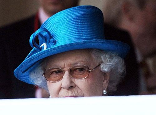 Qui dirige l’entreprise privée appelée Etats-Unis d’Amérique ?  Elizabethii1_reference_article-20130907-132521-536