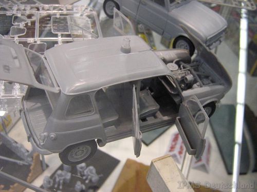 Maquette Heller au 1/24 : RENAULT 4L GTL Heller_10