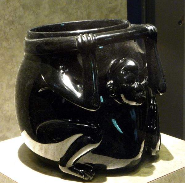 Peindre une armure d'obsidienne. Mexico-Musee-Vase-obsidienne-b