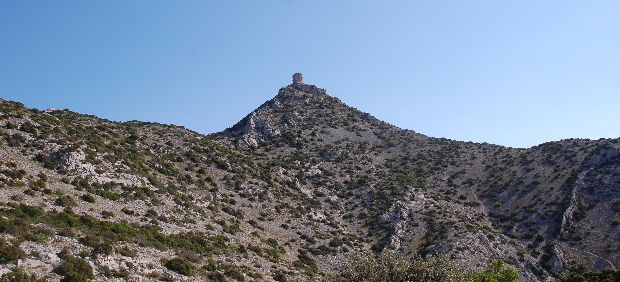 énigmes ,qui suis-je ? Tour-tautavel-de-cases-de-pene-11-c