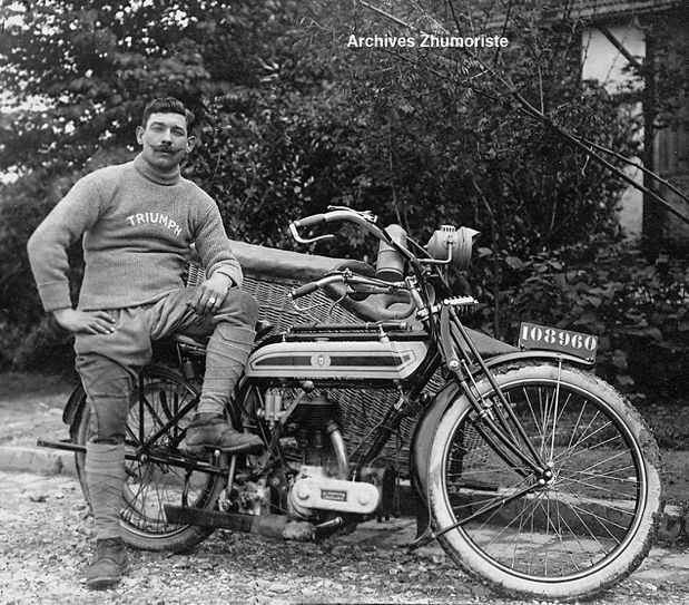 La moto dans la Première guerre 1914-1918 Triumph-vaguemestre-sidecar-copie