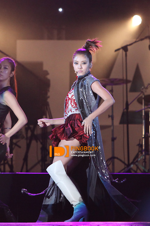 [ประมวลภาพ] ซนดัมบิ-เรน เขย่าเวทีงาน Pattaya International Music Festival โชว์ท่าเต้นสุดเซ็กซี่-ทรงพลัง 03