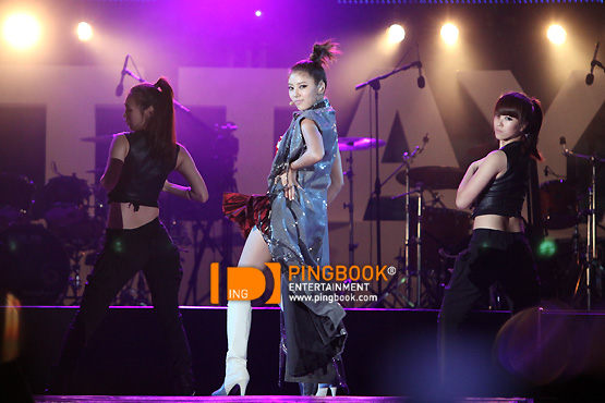 [ประมวลภาพ] ซนดัมบิ-เรน เขย่าเวทีงาน Pattaya International Music Festival โชว์ท่าเต้นสุดเซ็กซี่-ทรงพลัง 06