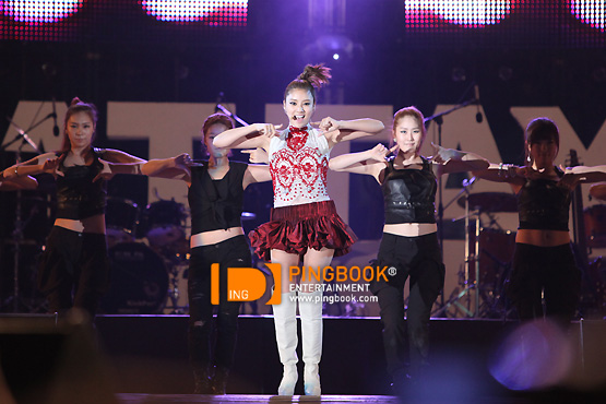 [ประมวลภาพ] ซนดัมบิ-เรน เขย่าเวทีงาน Pattaya International Music Festival โชว์ท่าเต้นสุดเซ็กซี่-ทรงพลัง 13