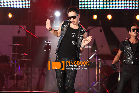 [ประมวลภาพ] ซนดัมบิ-เรน เขย่าเวทีงาน Pattaya International Music Festival โชว์ท่าเต้นสุดเซ็กซี่-ทรงพลัง 36