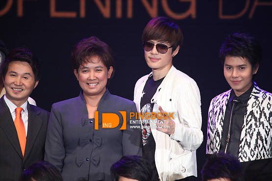 [บทสัมภาษณ์] SE7EN ให้สัมภาษณ์สื่อมวลชนไทย หลังเข้าร่วมงาน PD โชว์ไทม์ 'APRIL FEST. THE CHARITY CONCERT' 01