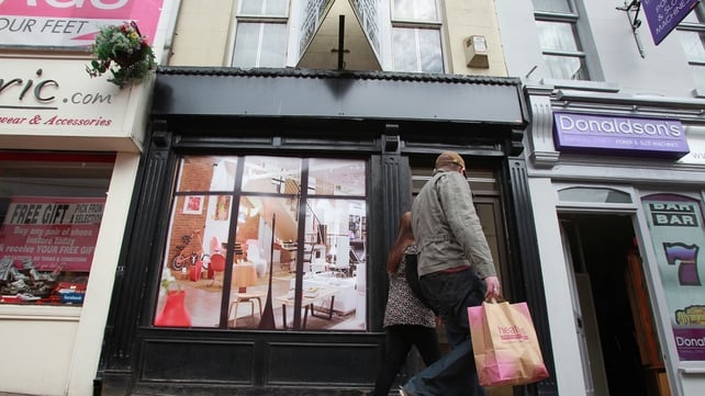 Fake Store Fronts in Belfast to Boost Economy?  00077161-642