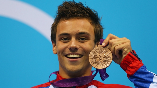 Diving star Tom Daley reveals he is dating a man 000834b7-642