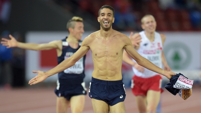 Athlete stripped of medal for stripping off vest mid-race 00095e22-642