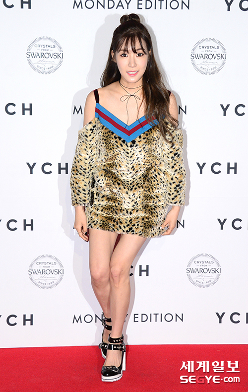 [PIC][24-03-2016]Tiffany tham dự Show diễn của thương hiệu "YCH" trong khuôn khổ "HERA SEOUL FASHION WEEK S/S 2016" vào sáng nay 20160324001470_0