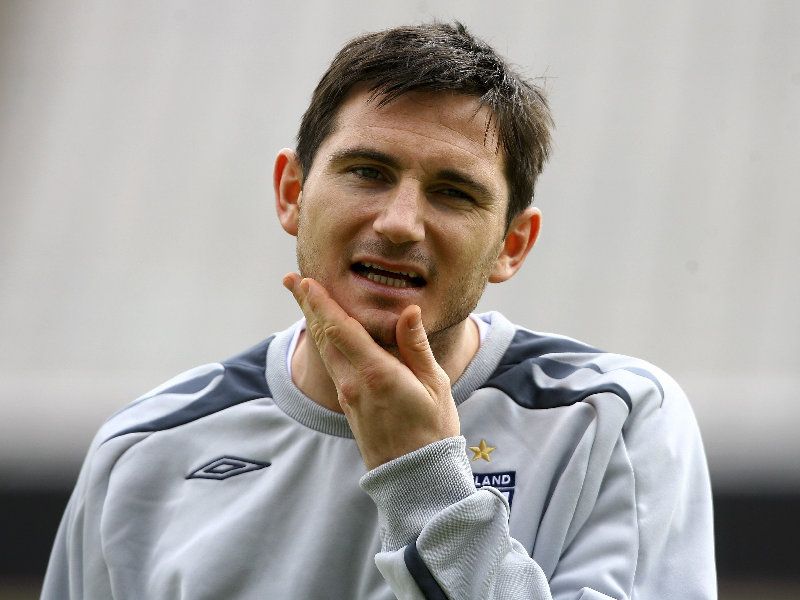 Lampard xin nghỉ để chịu tang mẹ! Lampard_Frank_558181