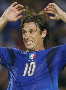 Cassano stays with Sampdoria Cassano_885666