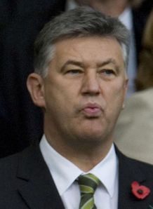 Bhoys chief eyes Prem move Peter-Lawwell_2199694