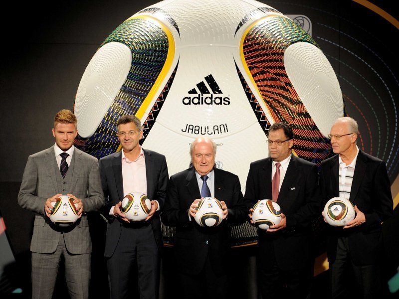 Todo sobre Sudafrica 2010 David-Beckham-Herbet-Hainer-Sepp-Blatter-Dann_2394093