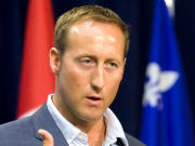 Les talibans veulent tuer les Canadiens PC_080730peter-mackay-helico_n