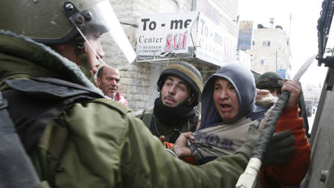 Cisjordanie : Querelles autour de lieux saints... 100226manifestation-hebron_8