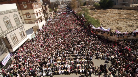 Des milliers de manifestants dans la rue... AFP_110127yemen-manifestation-jeudi_8