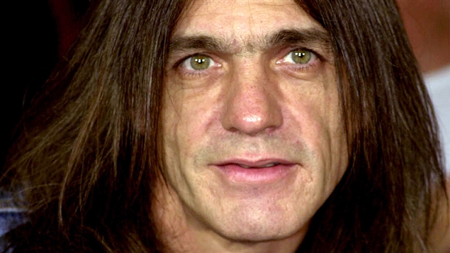 Tony Martin and the Spiders from Mars - Página 3 GI_140417_xx5y0_aetd_acdc_malcolm_young_sn635