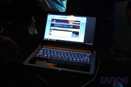 Intel Nikiski, una laptop con touchpad transparente Intel-Nikiski-una-laptop-con-touchpad-transparente2