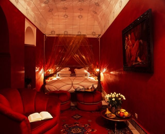 غرف نوم رومآنسية باللون الآحمر 2432