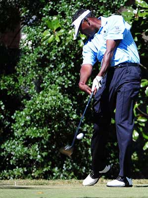 Sensations des mains au downswing Vijay-Singh-driver_299x399