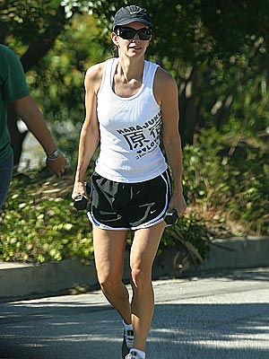 Celebrities con Celulitis - Página 2 Courteney_cox