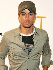   (Enrique) Enrique_Iglesias_041106_180