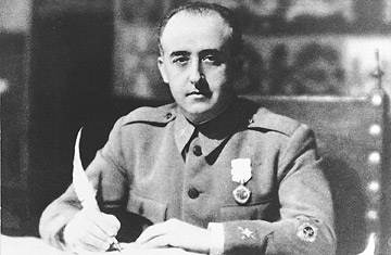 Las fotos menos conocidas de Francisco Franco. - Página 2 Franco_0812