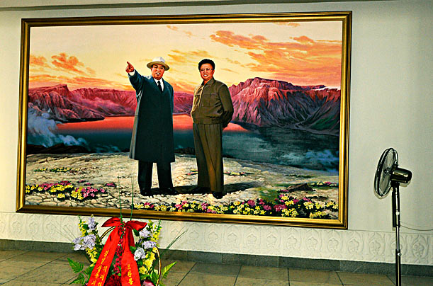 CURIOSIDADES DE LA HISTORIA  Kim_jong_il_icon_08