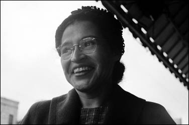 Civil Rights Pioneer Rosa Parks, 92, Dies Main_parks