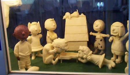 இது எப்படி இருக்கு - Page 11 Butter_sculptures_04