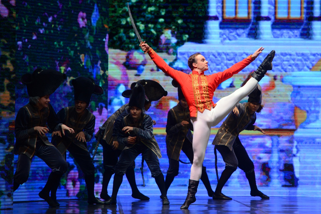  Vở ballet 'Kẹp hạt dẻ' gây ấn tượng tại Hà Nội Kep_Hat_De__Nga_19