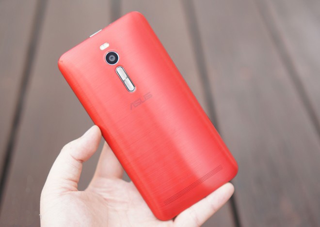 [PIC] 5 smartphone tầm trung tốt nhất nửa đầu 2015  9_Zenfone_2