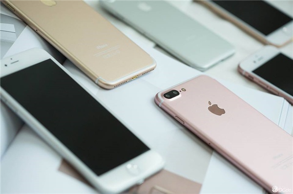 Giá iPhone 7, 7 Plus rò rỉ trước ngày ra mắt Iphone77