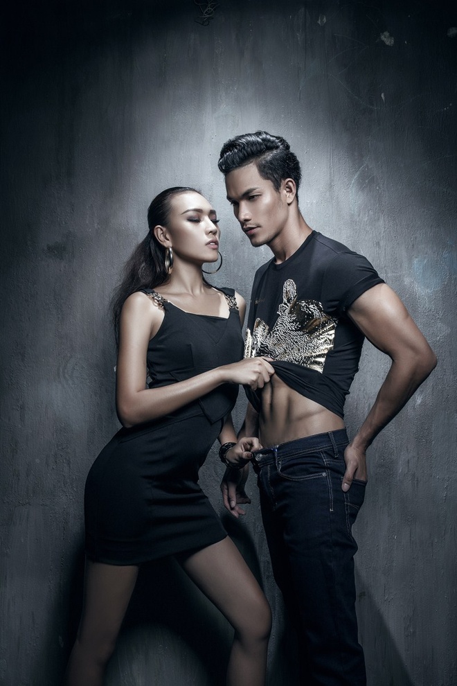 Nổi bật với trang phục Versace Jeans cùng Diệu Huyền IMG_0141b_1