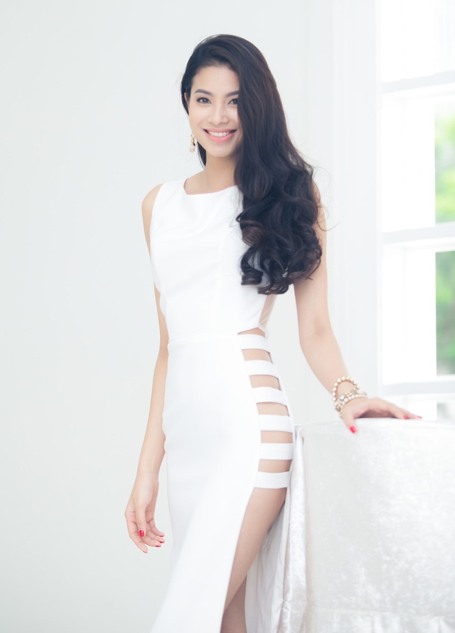 Á hậu thể thao mặc váy cut-out táo bạo đi dự sự kiện" MISS WORLD VIỆT NAM" Missworldvietnam5