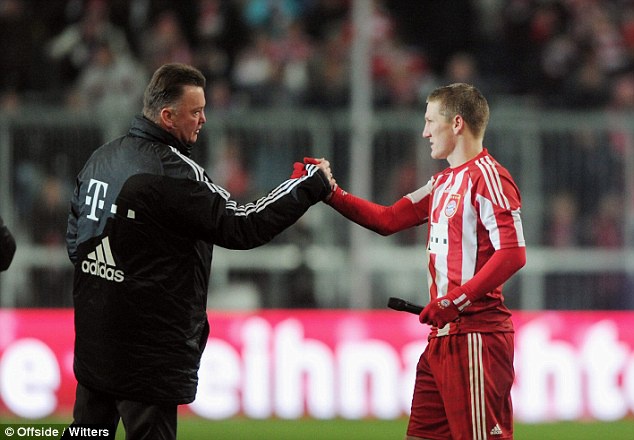 Bayern sẽ không bán cầu thủ cho M.U sau vụ Schweinsteiger Schweinsteiger_1